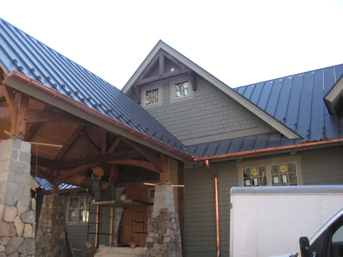 Craftsman Roofing team delivering quality roofing work in Eagle Pass